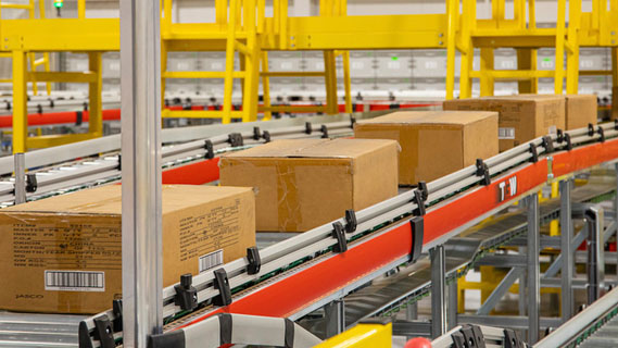 Packaged goods on conveyor belts