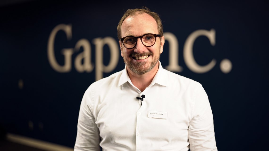 Headshot of Mathias Behounek, taken at the TGW Logistics' Campfire Talk event at Gap