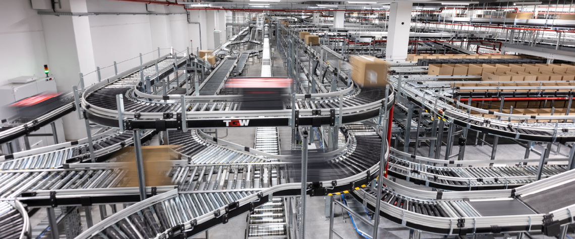 [Translate to North America:] material handling solutions, conveyor systems